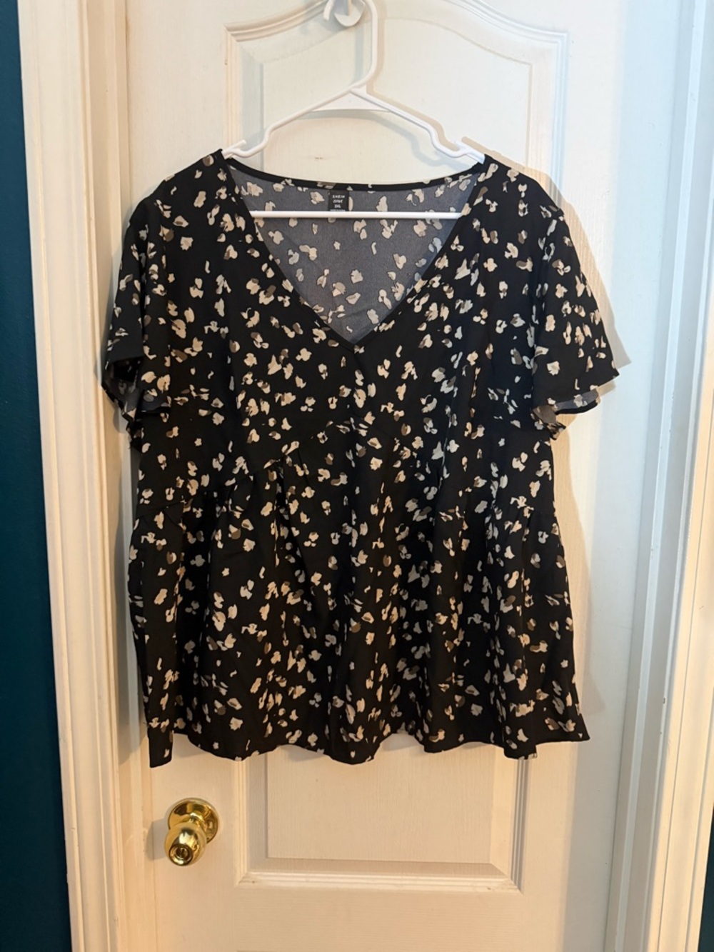 SHEIN Black V-Neck Flutter Sleeve Blouse with Cream Floral Print